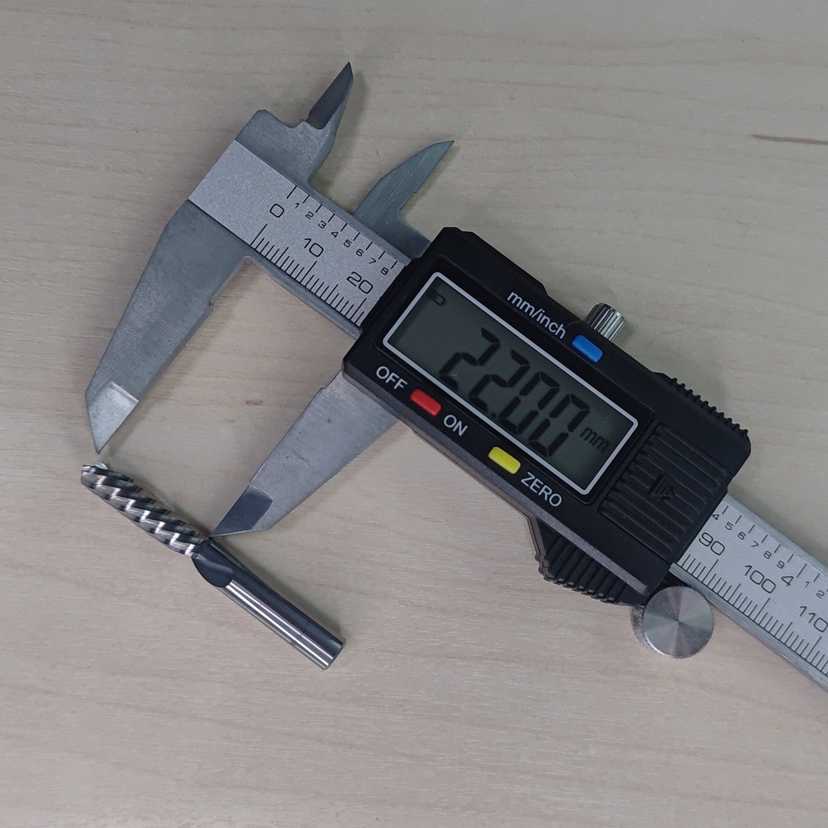 Fresa de Compressão Up-Cut 6.0mm x 22mm Metal Duro Router CNC